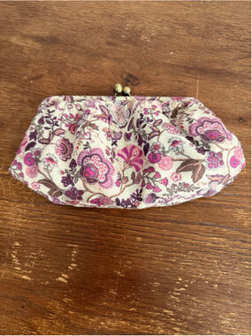 Stephanie Johnson Floral Kiss Lock Clutch Cosmetic Bag Travel Pouch Fabric Purse